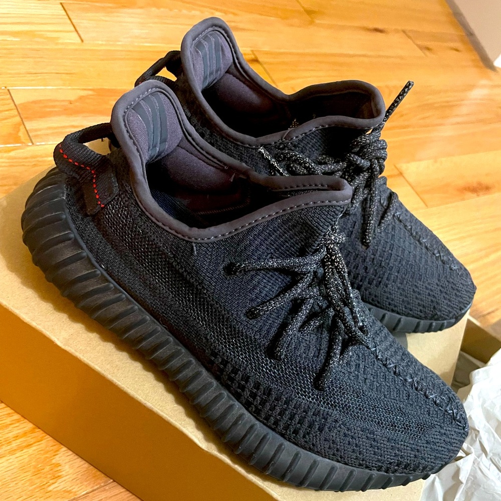 Yeezy Boost 350 v2 black size 6 Men’s